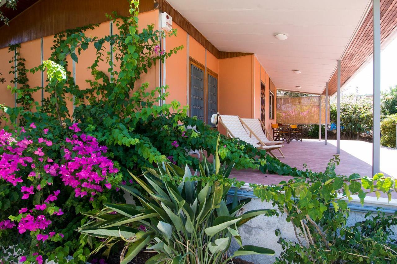 The Boucamviglia Beach House Saronida Exterior photo
